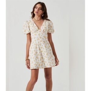 ASTR‎ The Label Lovegrove White Yellow Floral Puff  Sleeve Mini Dress Sz Lg NWt